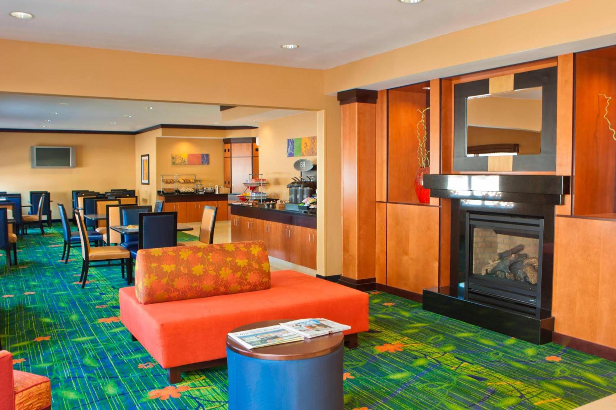 Fairfield Inn & Suites By Marriott Champaign Restaurante foto