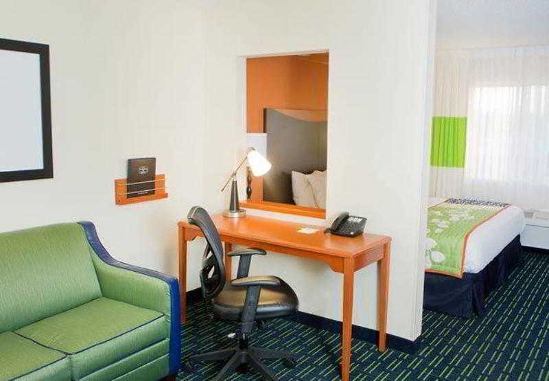 Fairfield Inn & Suites By Marriott Champaign Habitación foto